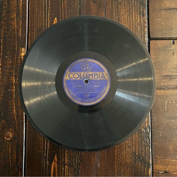 “The Yanks started Yankin” (1918) - Picture 1 of 4